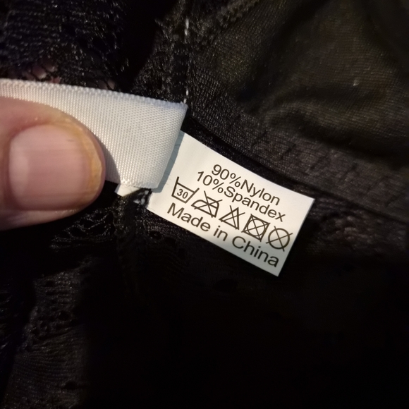 Elegant Black Lace Bralette - Picture 5 of 6